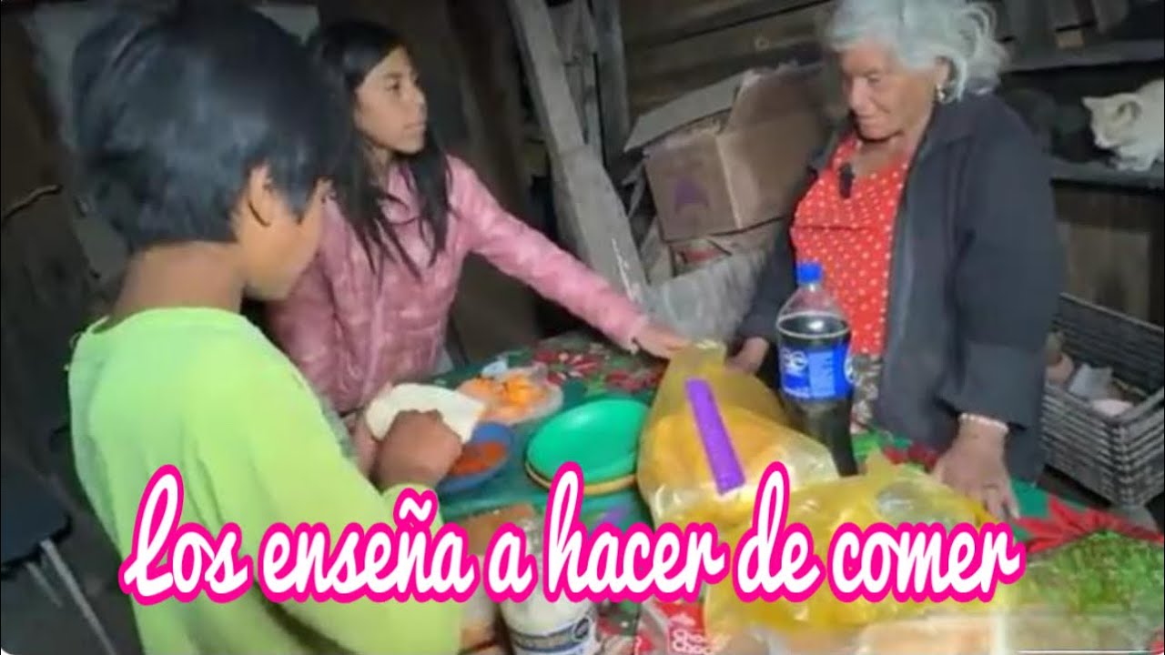 LOS ENSEÑA A HACER DE COMER