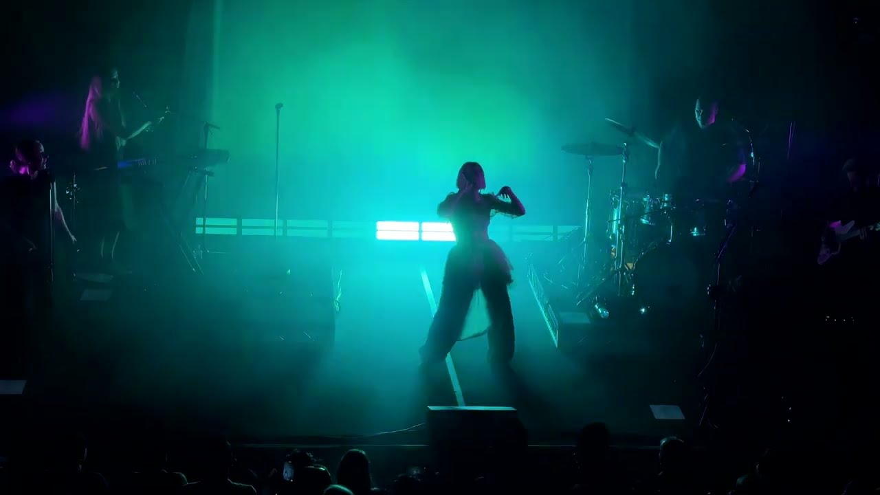 Aurora - All Is Soft Inside (Live in Sydney 2023)