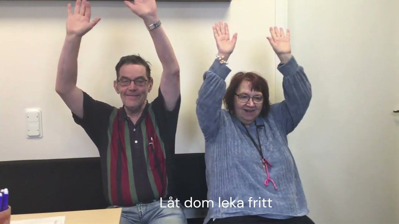 LÅT DOM LEKA FRITT