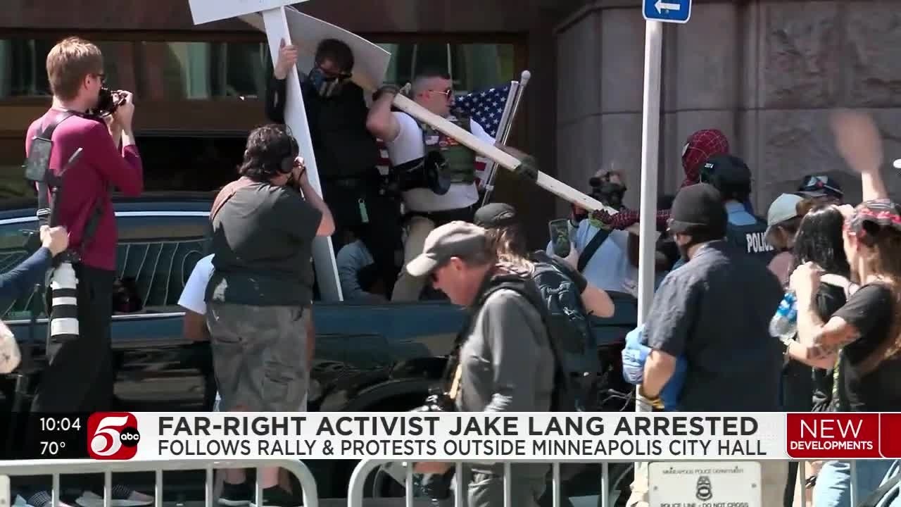 11 os&oacute;b aresztowanych po wiecu Jake&rsquo;a Langa w Minneapolis, kt&oacute;ry doprowadził do starć z kontrmani...