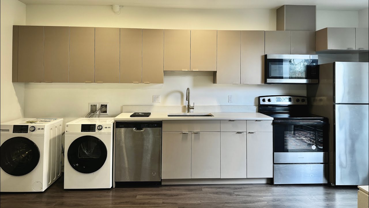 Kennedy Apartments - 105