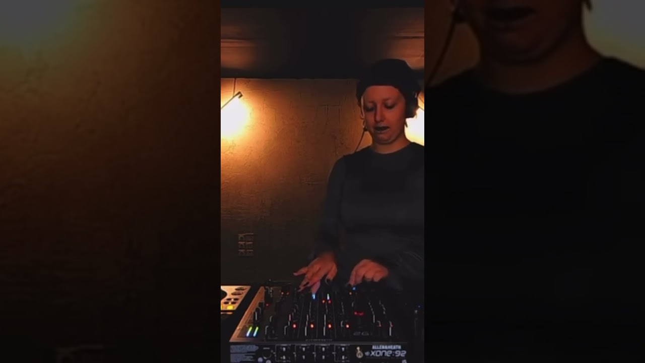 Stream18 Episode033 w/ Ananova 