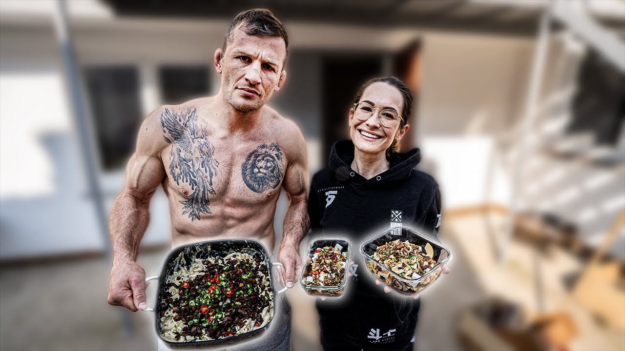 Wissenschaftlerin bringt MMA Kämpfer das kochen bei