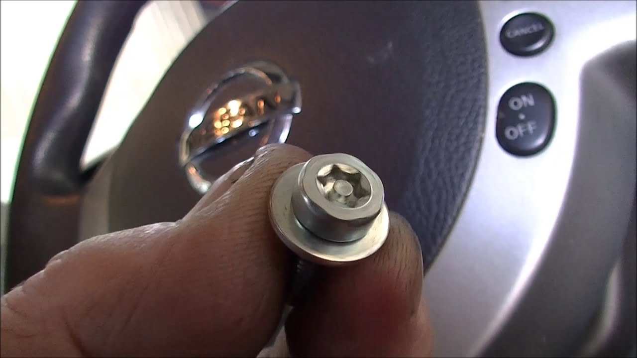 2010 Nissan X-Trail Clockspring replacement.