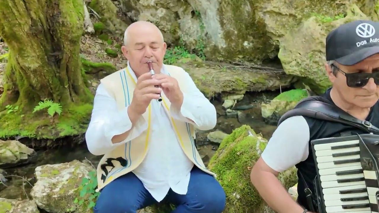 @RadiobiserAt Blago pod zemljom, blago na zemlji. Drnda i Vratnjanac na izvoru reke Blederije..