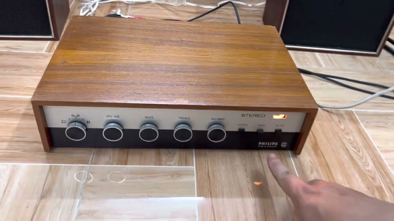 Ampli Philips 925 xuất âm biến thế đảo pha, cổ ráp tay, chuyên trị đồng trục toàn dãi, lh 0916517912