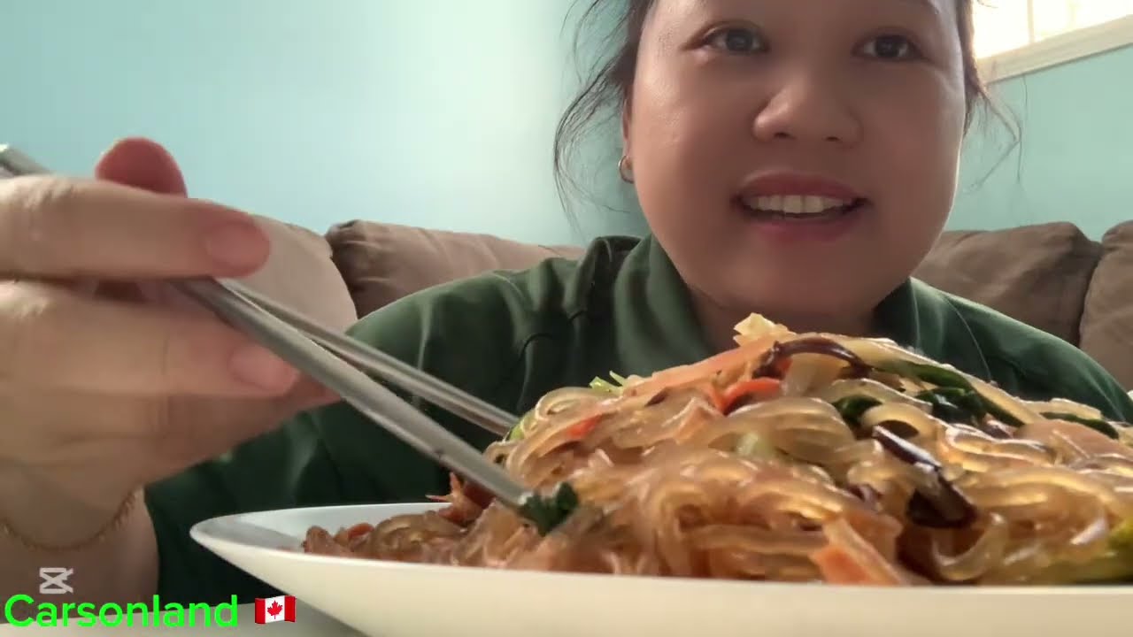 Miến xào chả lụa đơn giản cho ngày chay 