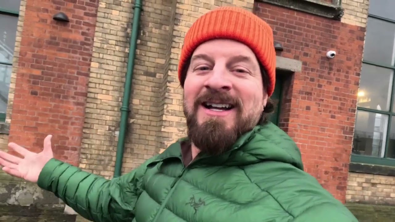 Travel adventure shows, with extreme epic locations and cool people !