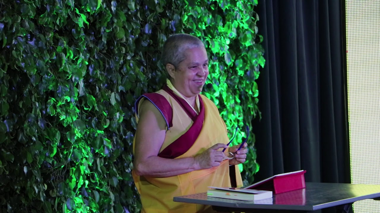 Metamorfose: O que dá forma a forma? | Gen Kelsang Mudita | TEDxUFTM