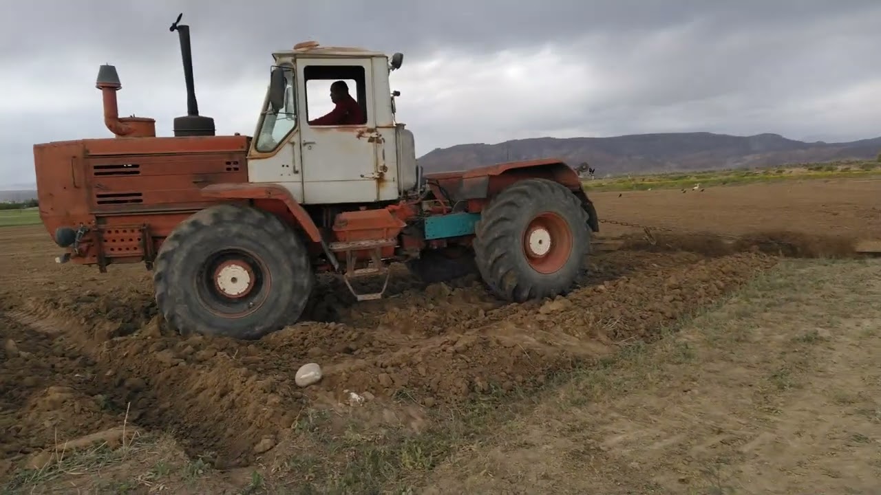 Babək rayonu kültəpə kəndi. Sərxan.  T 150 traktor