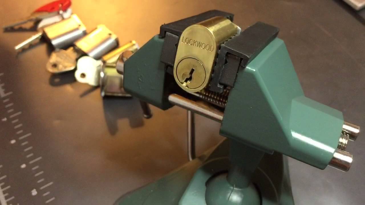[98] Lockwood 570 Oval Cylinder Picked and Gutted