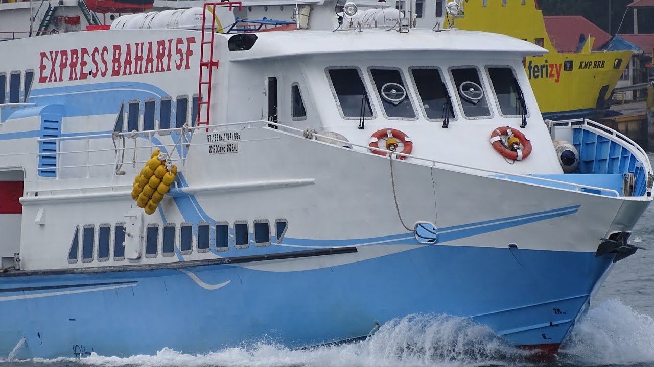 KAPAL CEPAT EXPRES BAHARI 5F BERANGKAT DARI PELABUHAN ELEE LHEUE BANDA ACEH KE SABANG