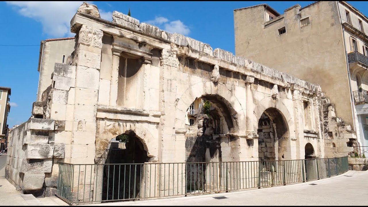 Visite de la Porte Auguste à Nîmes