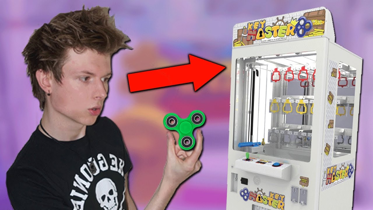 CAN I WIN THE FIDGET SPINNER AT THE ARCADE?