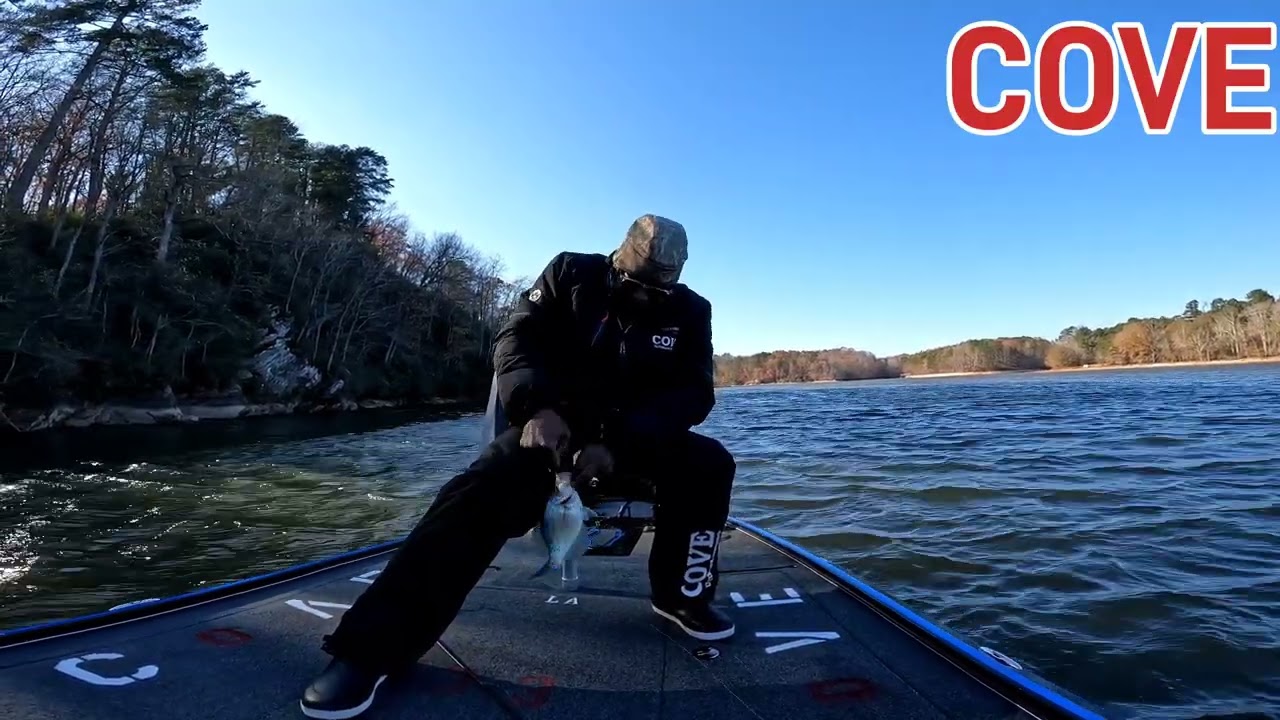 Cove chasing roaming crappie  at Lake Lanier 🎣