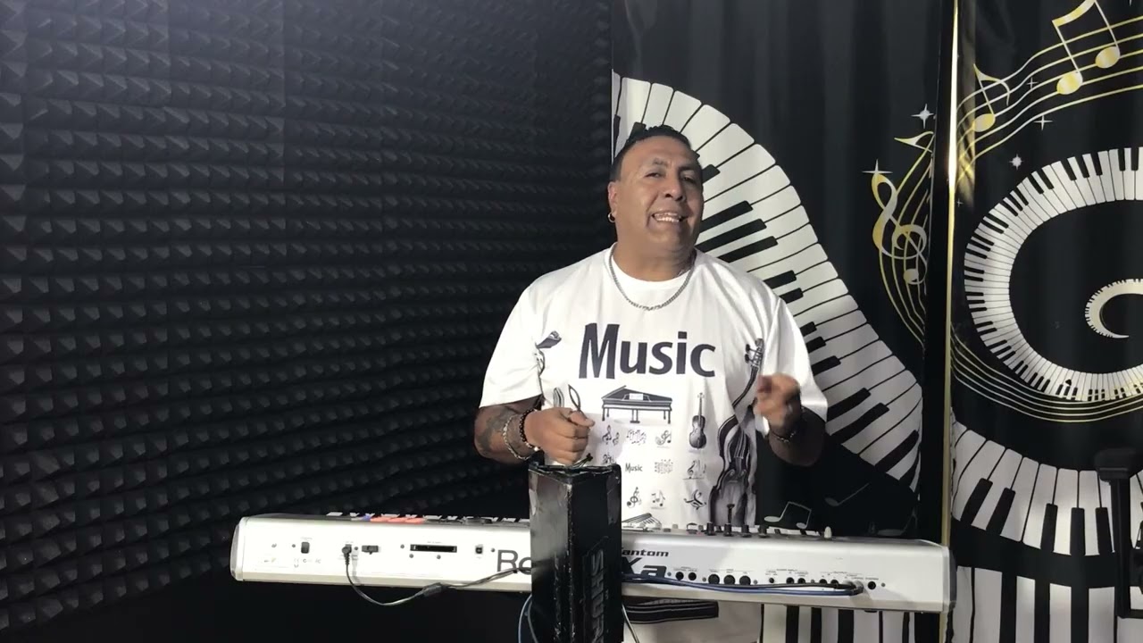 SALIDAS L Y R  EN TECLADOS