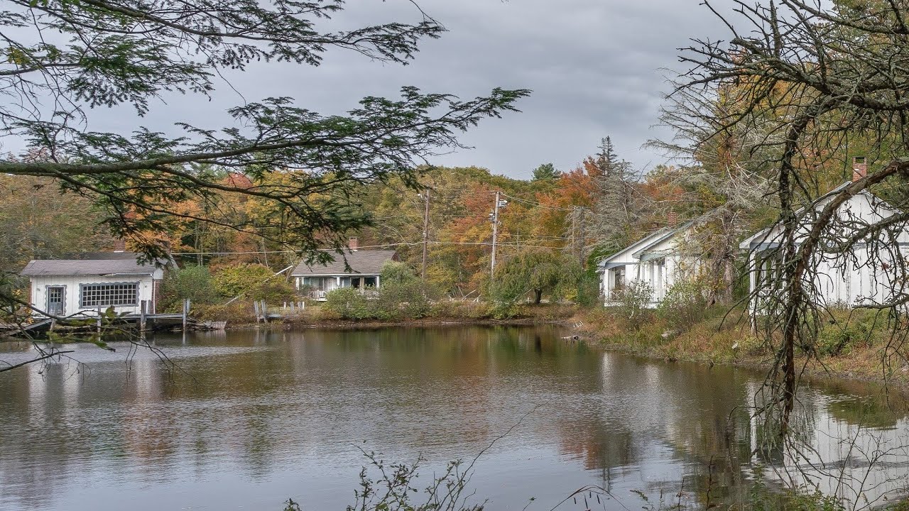 Abandoned Pocono's Honeymoon Resort - Caught by Owner with Gun