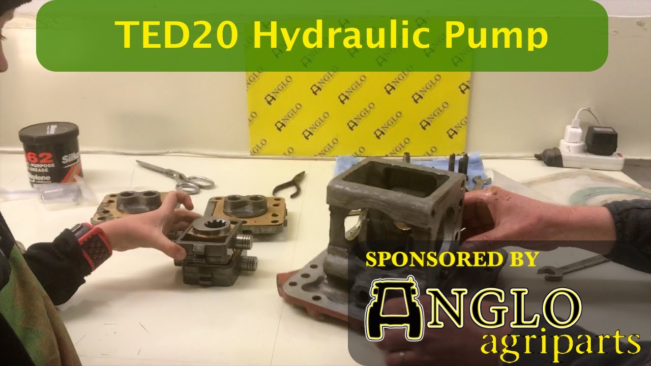#59 Ferguson TED20 - Assembling the Hydraulic Pump - with Anglo Agriparts