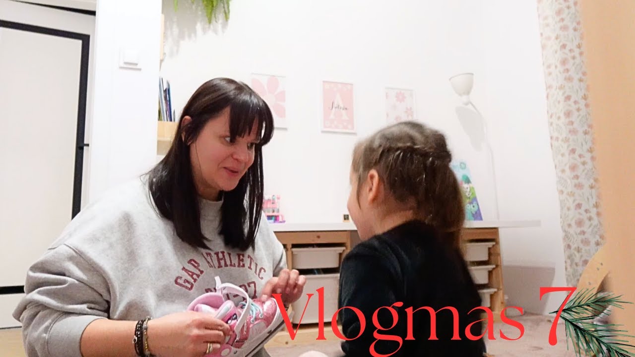 Vlogmas 7 : Wioska Elf&oacute;w 🎅🏼🎄 Czy warto? W domu czekała na Tosię niespodzianka 🎁💕