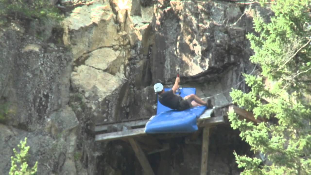 Voie d'accès   Parc Caverne trou de la Fée