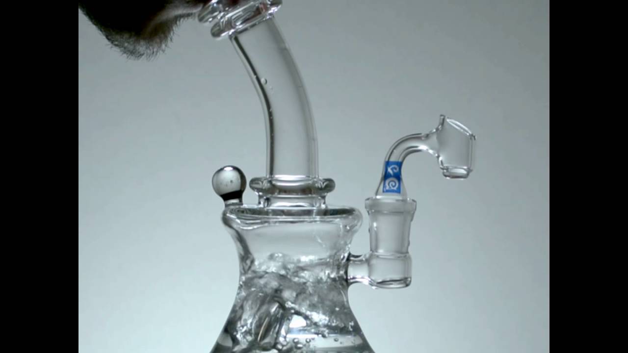 Halley Martin Glass - Green Retti Banger Hanger Function