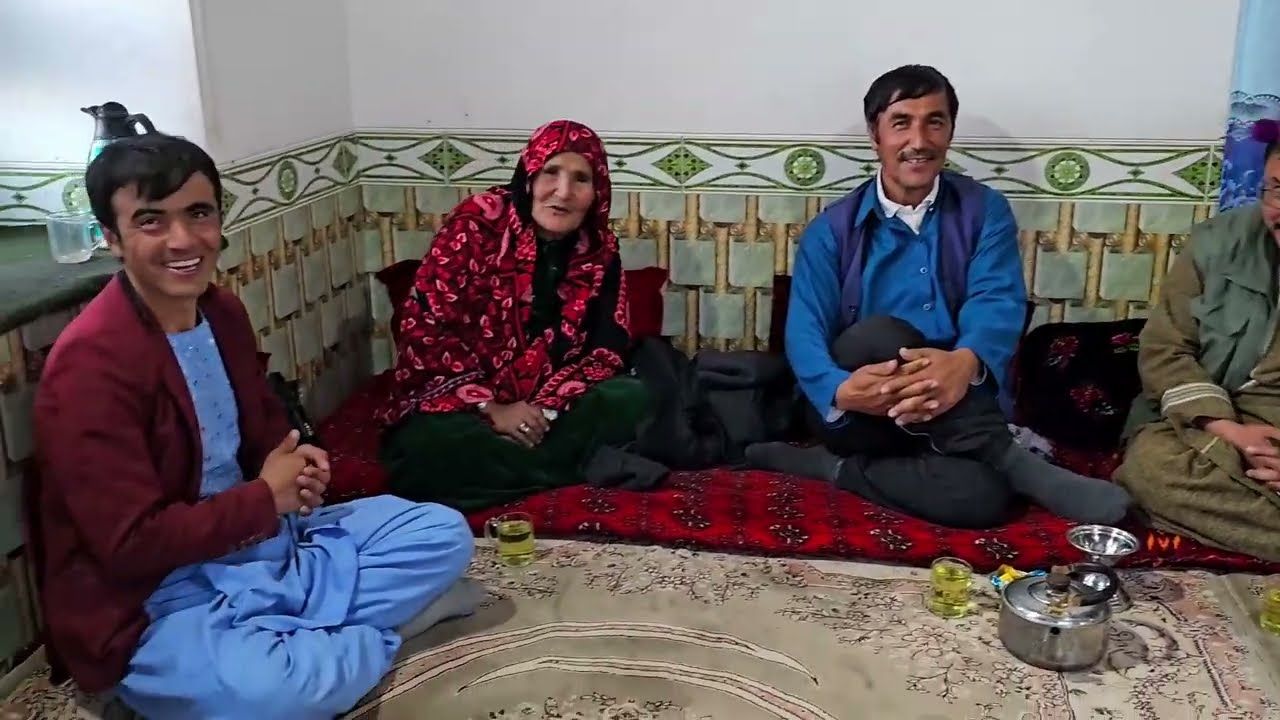 و بلاخره  مهمانان رسید از راه دور و نزدیگ 😋 با دست‌پخت خاتم بای واقعا خوشمزه