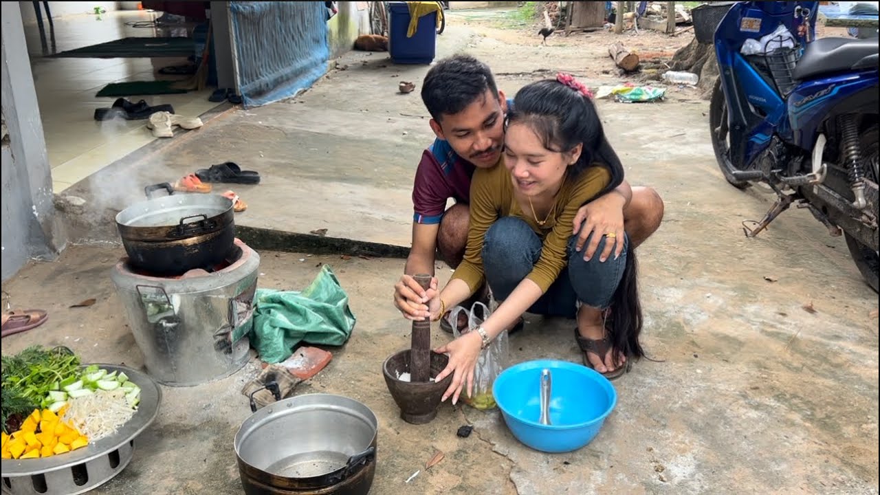 ก่อนกลับบ้าน อาริต้่าโชว์ผีมือ เเกงหน่อไม้ เเช่บๆ🇱🇦