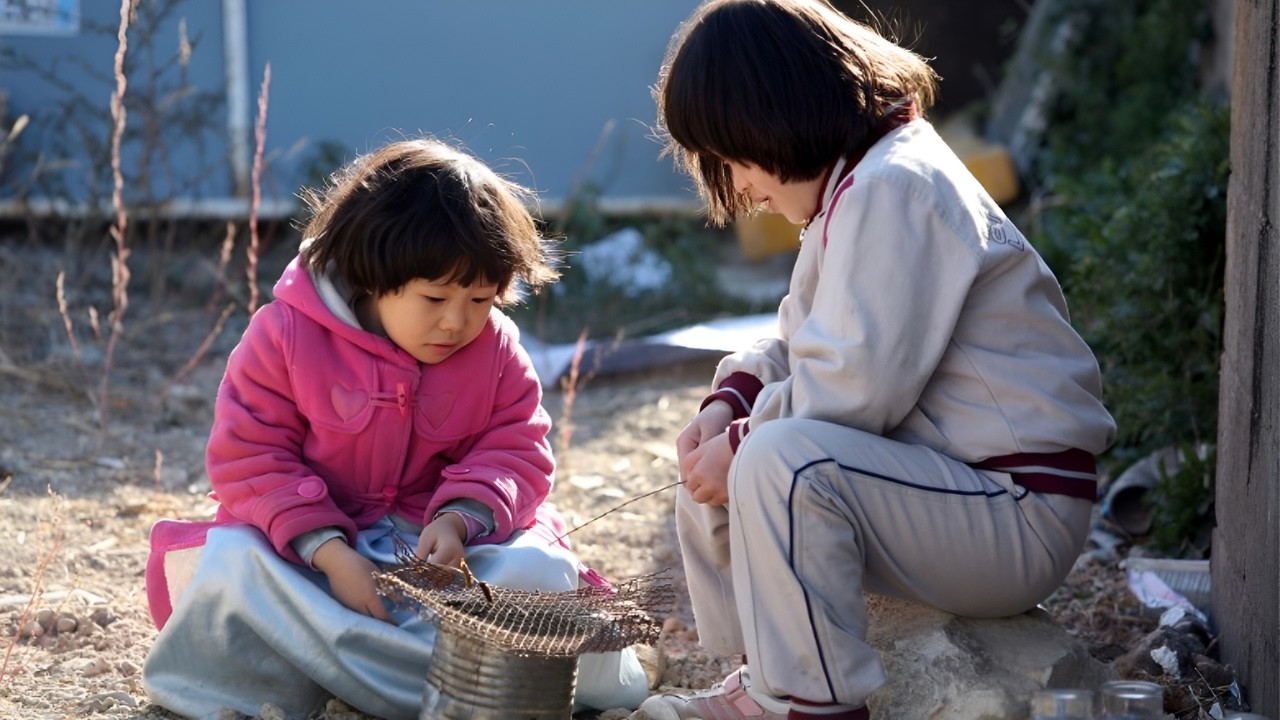 Abandoned by Their Mother, Two Sisters Live on Their Own