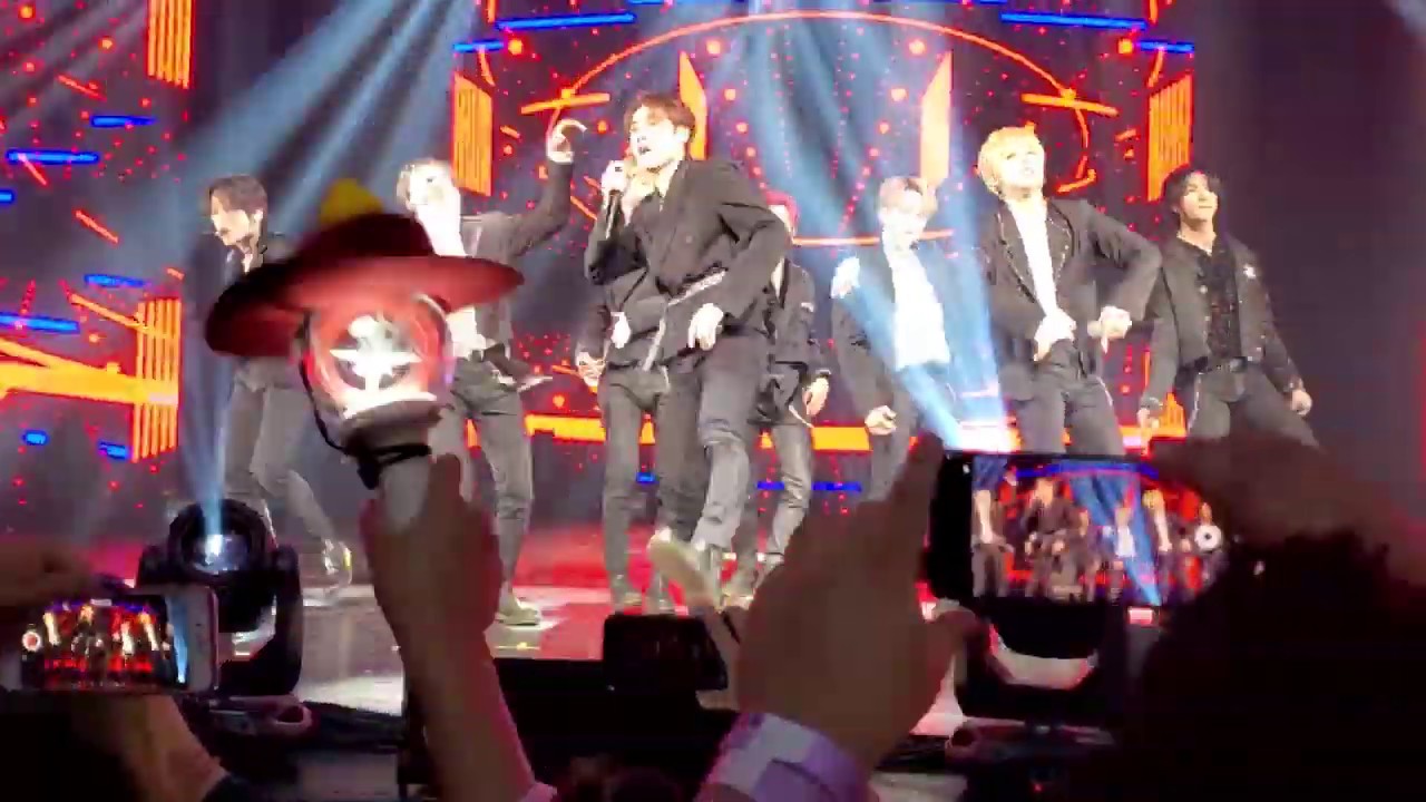 [STRAY KIDS UNLOCK IN DALLAS] STRAY KIDS - QUESTION + ROCK + SIDE EFFECTS