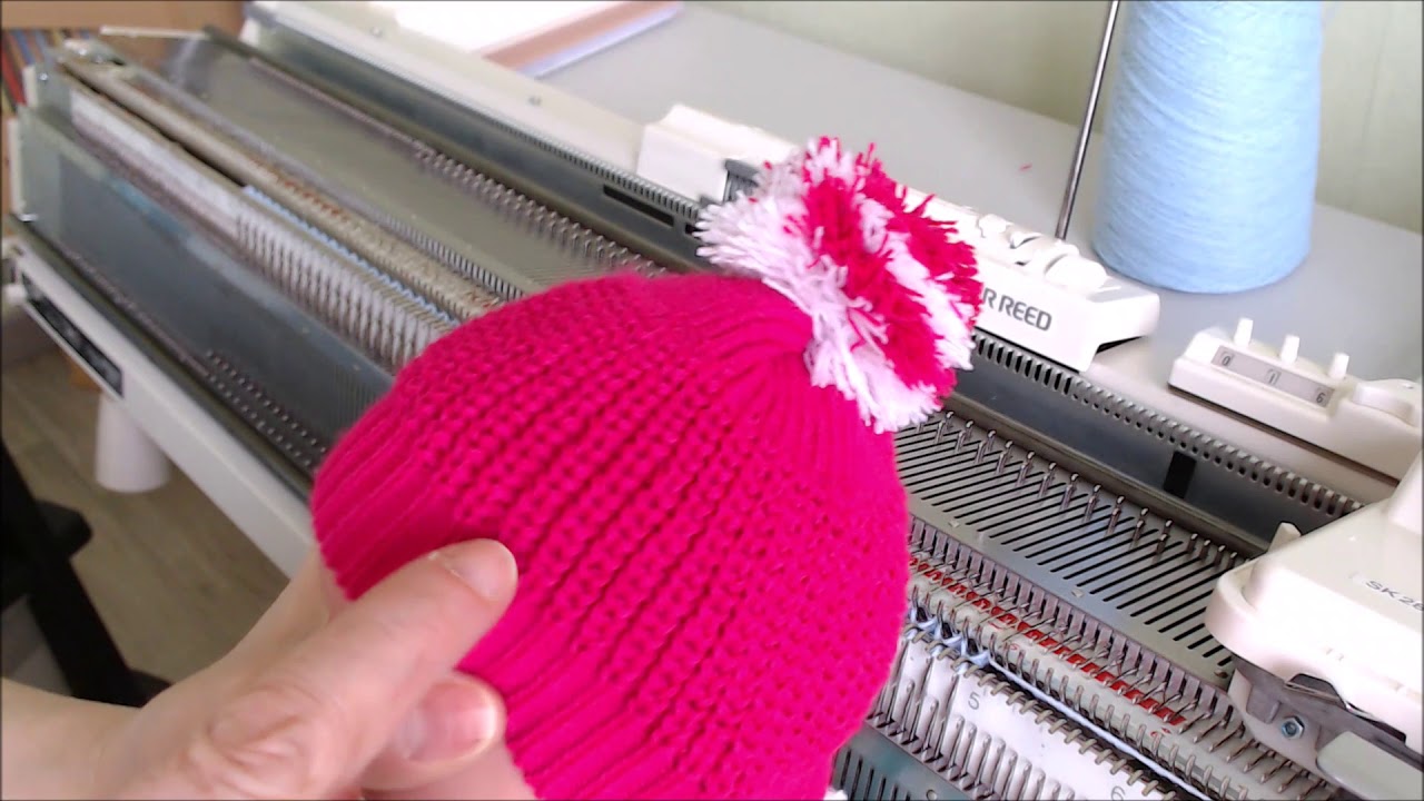 Tuto : un bonnet  en côtes perlées taille 12 mois réalisé sur la machine SK 280 double fonture