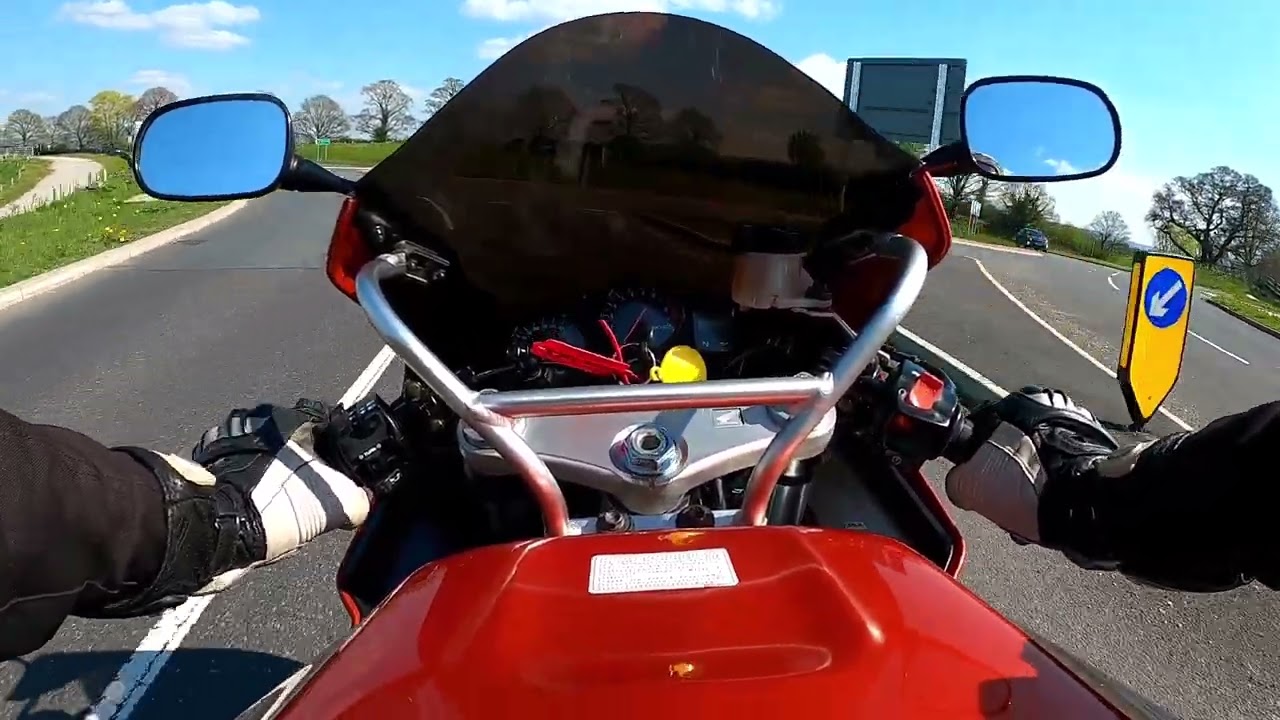 1998 Honda CBR900RR Fireblade Walkaround & Test Ride