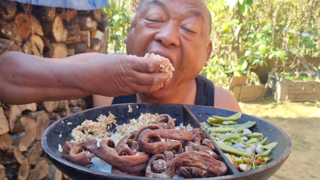 Rustic Pork Innards Cooked With Kidney Beans @khipsvlog3739 