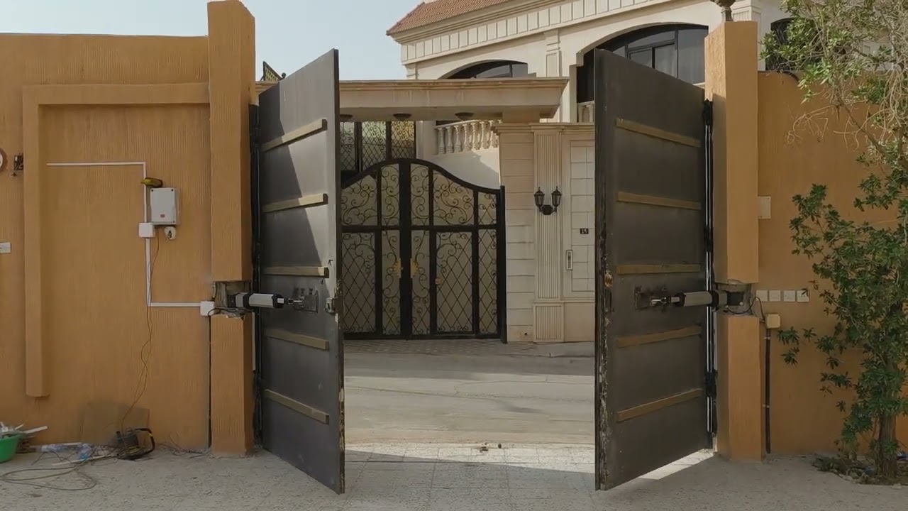 BFT Kustos BT B 40 Swing Gate Opener
