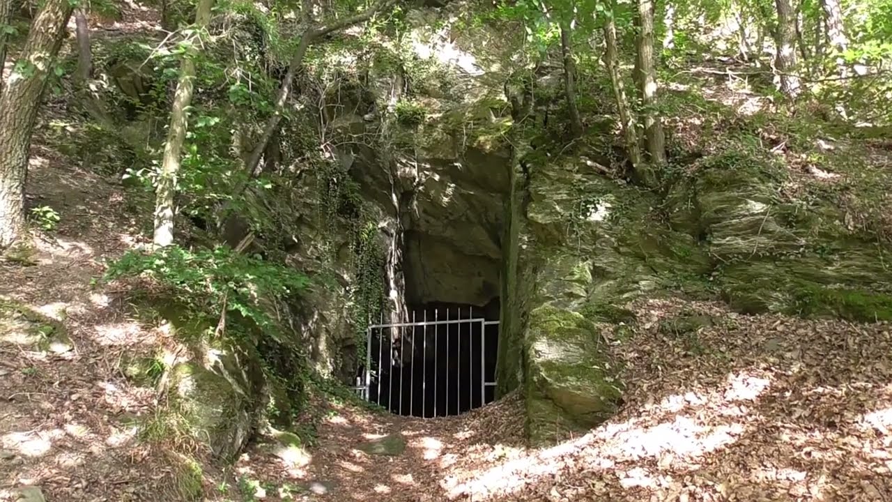Die Astronomen Höhle bei Lütz im Hunsrück