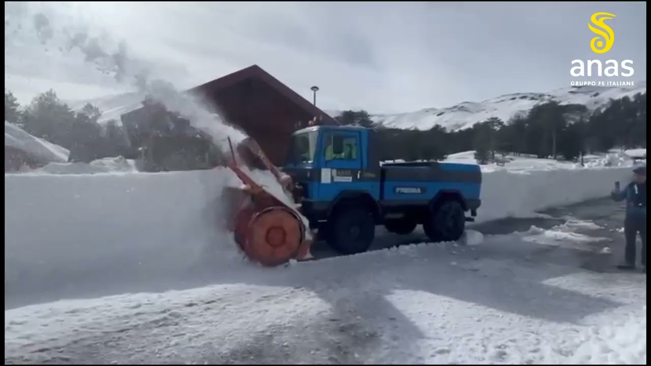 Etna, proseguono le operazioni di ripristino della viabilità