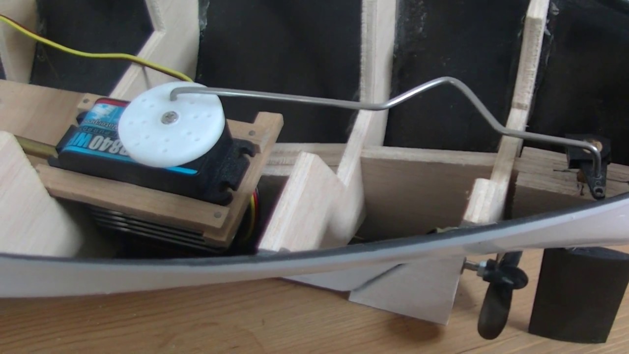 Building rc boat project　(Hellen) servo and rudder