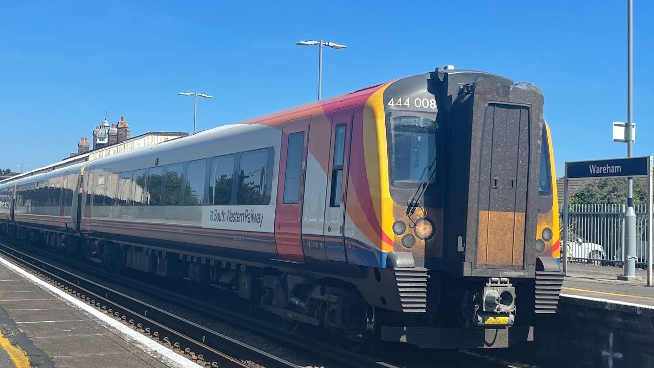 South Western Mainline: Trains at Wareham - 10/8/22