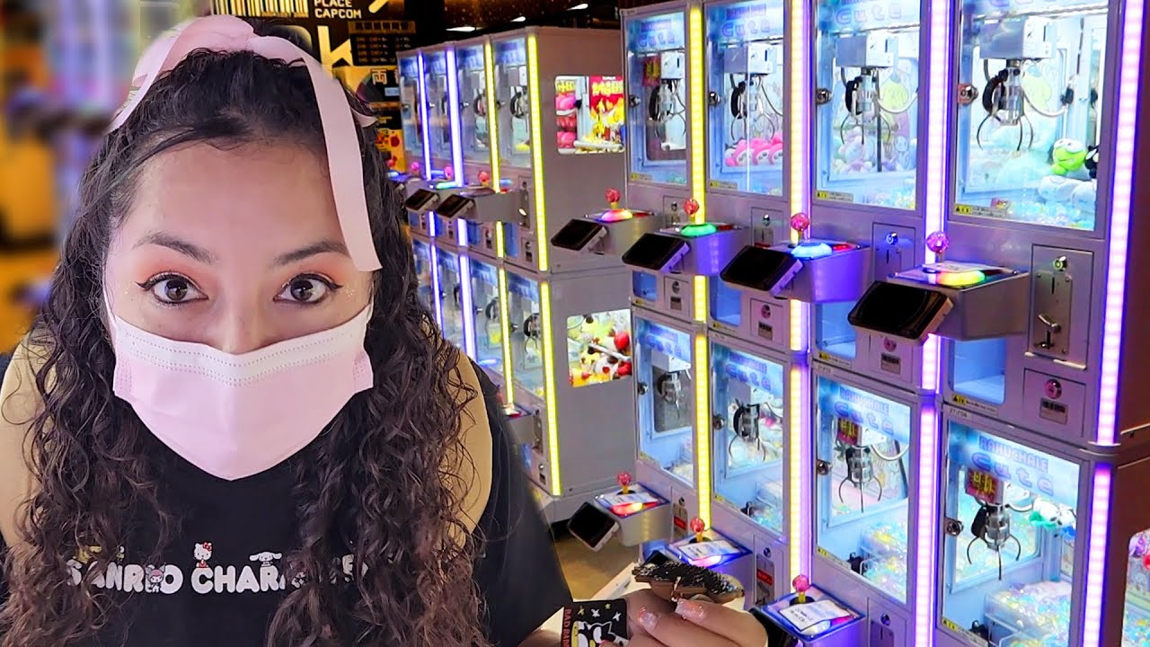 Super Cute MINI prizes in the claw machines!