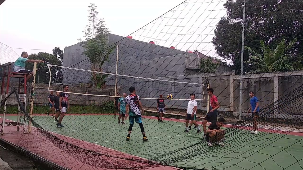 Part 2 Latihan Volly Sore di Lap Bambu Apus #volleyball #volitarkam #volley #latihanvolly #voli 