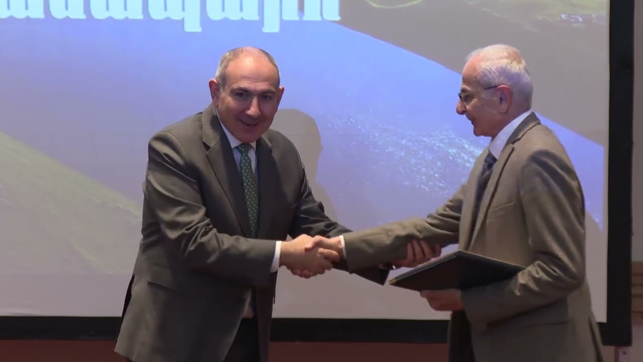 Փաշինյանը պարգևներ է հանձնել Ջրային կոմիտեի ձևավորման 25 րդ տարեդարձին նվիրված միջոցառմանը