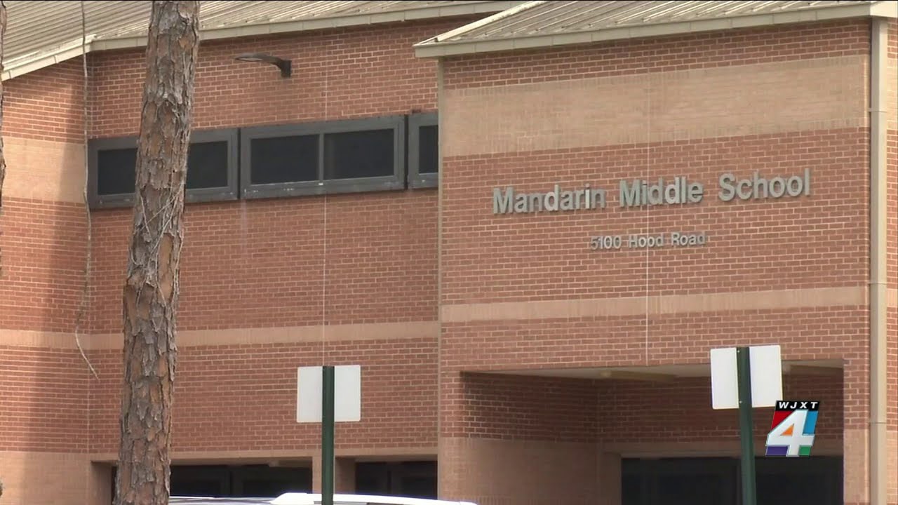 Школа Mandarin Middle и государственные школы округа Дюваль столкнулись с новыми обвинениями в ра...