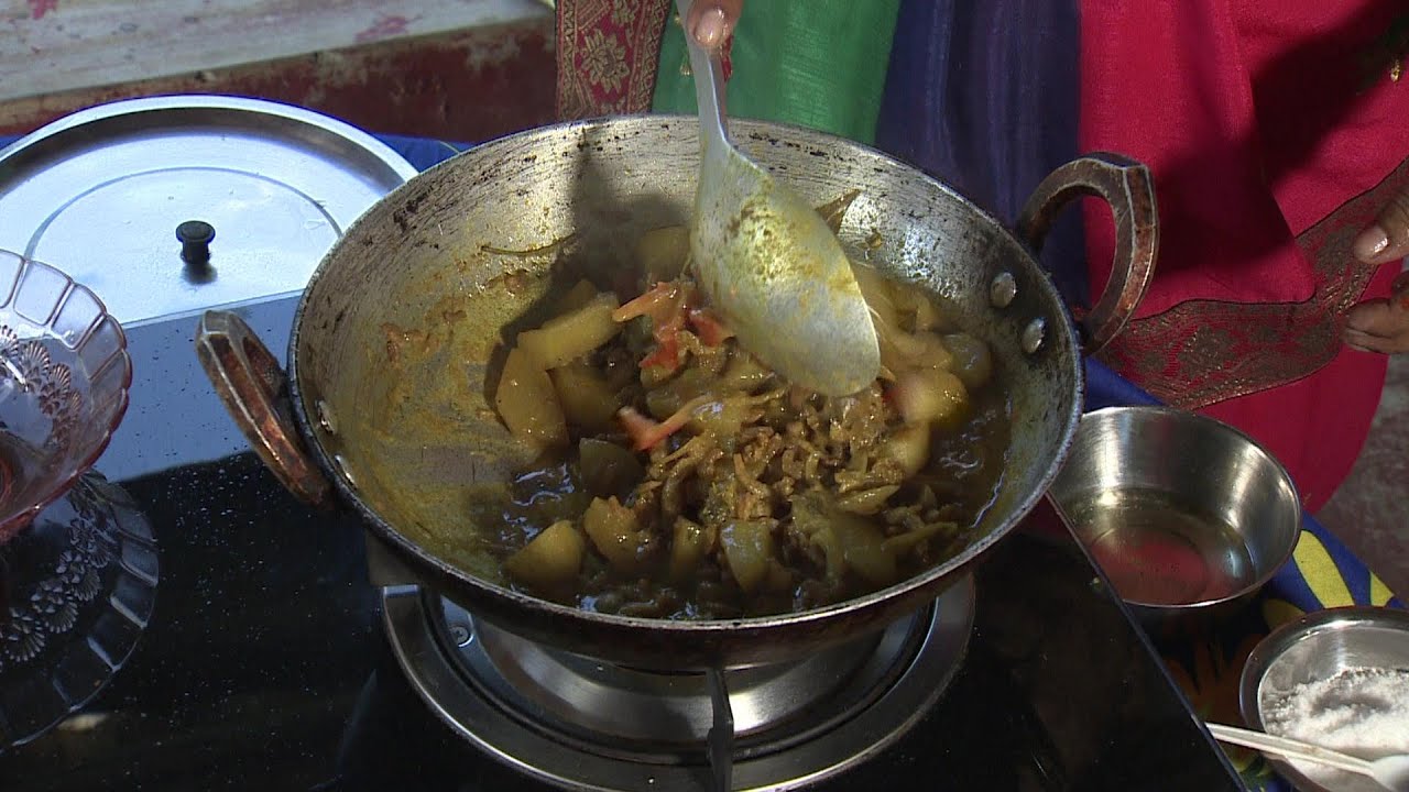 Puranya Pakwan - Cumcumber with Prawns & Doodh Piti