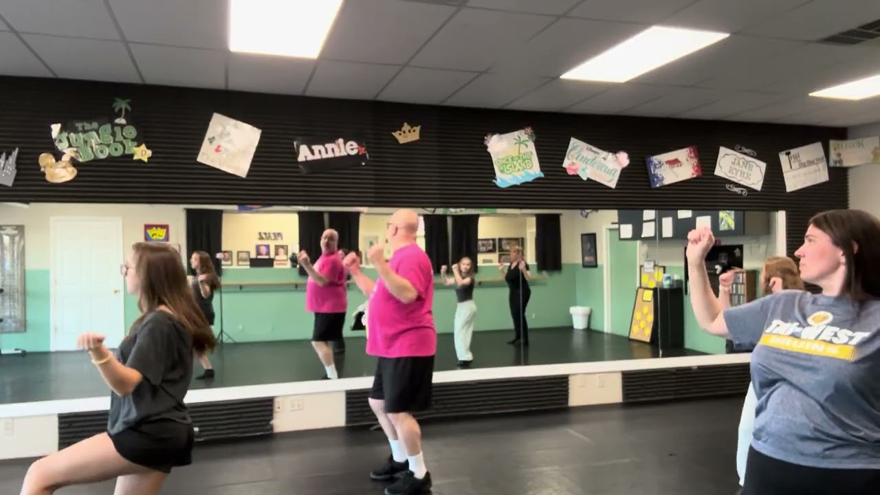 Biz-Divas & Divettes - Build a Prom walk through & music