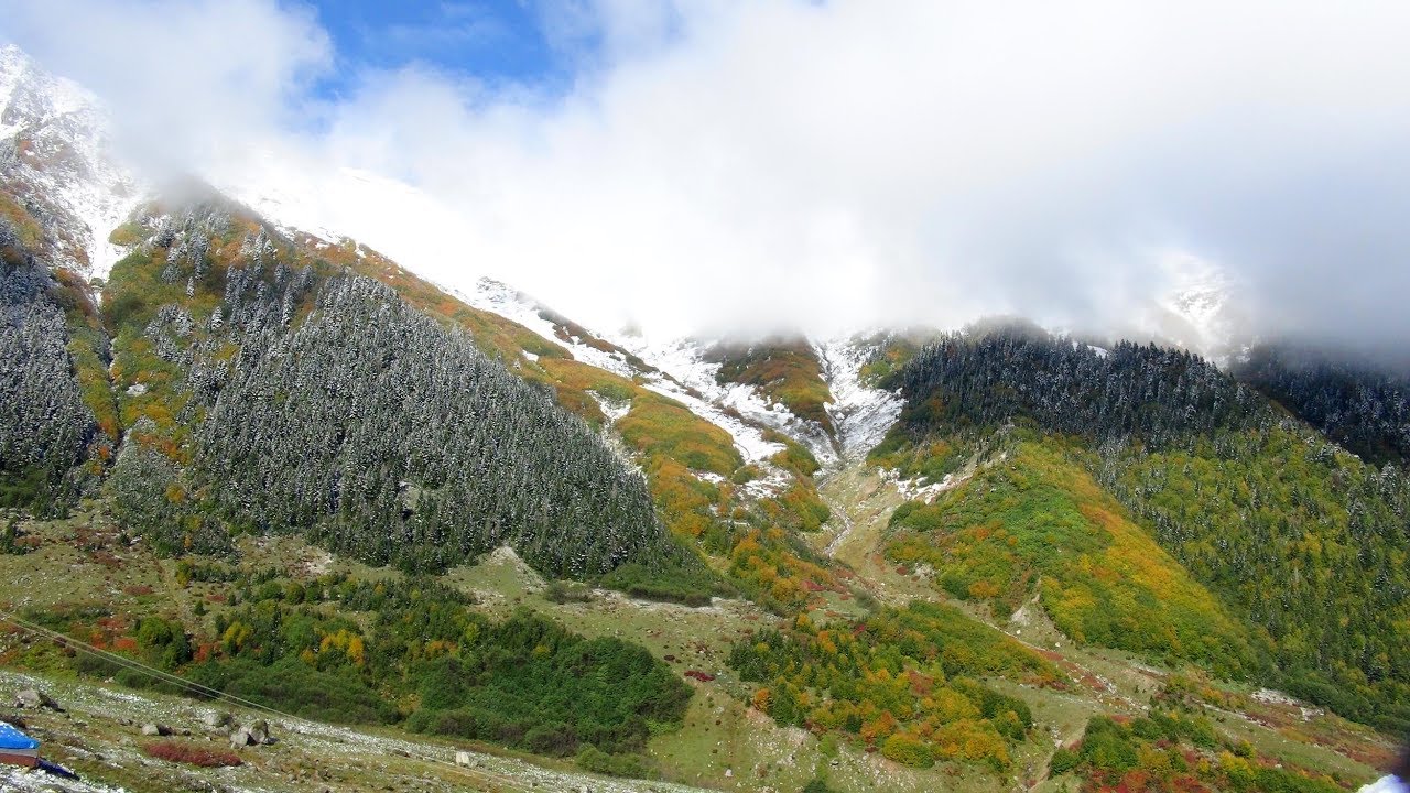 2300 rakımlı Yukarı Kavrun Yaylası, bembeyaz oldu