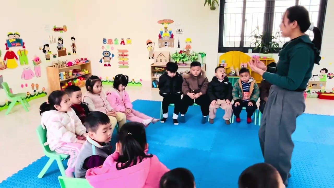 PTKNXH: Nhận biết hành vi “Đúng”, “Sai” lớp MG B3 Trường MN Đông Sơn 
