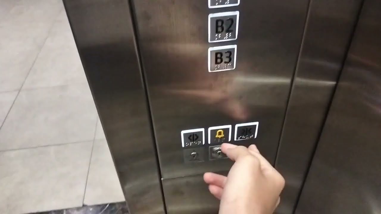Лифты в ТЦ Thiso Mall
