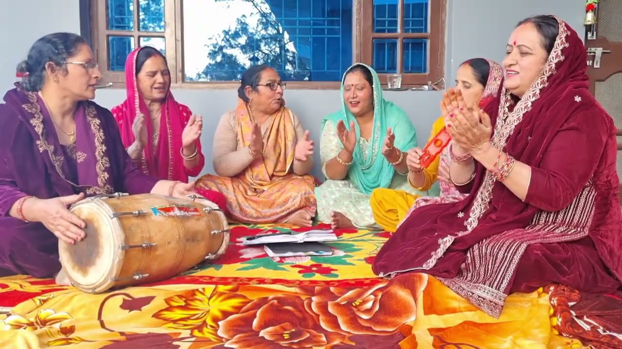 #bhajan मीरा गिरधर आगे नाचे घूंघटा खोल खोल के#कृष्ण जी का सुंदर भजन#kirtan🙏🌹🌹