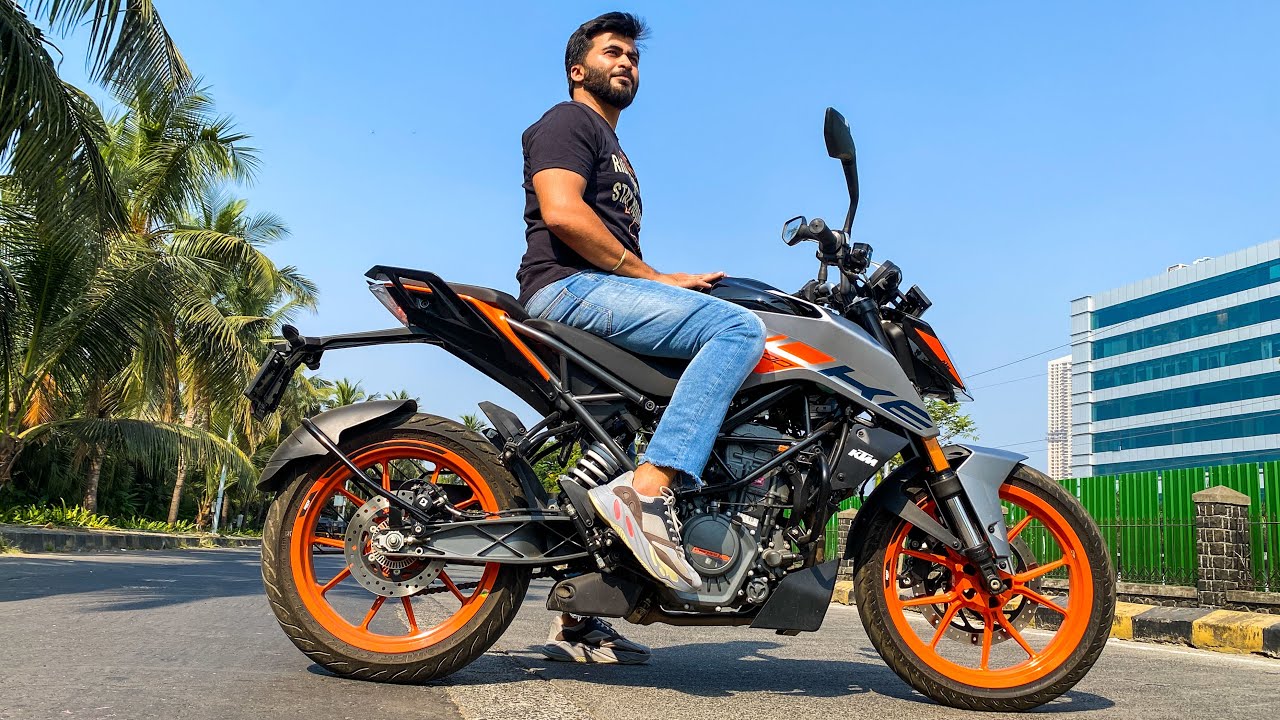 2023 KTM Duke 200 with New Graphics - Ride Review