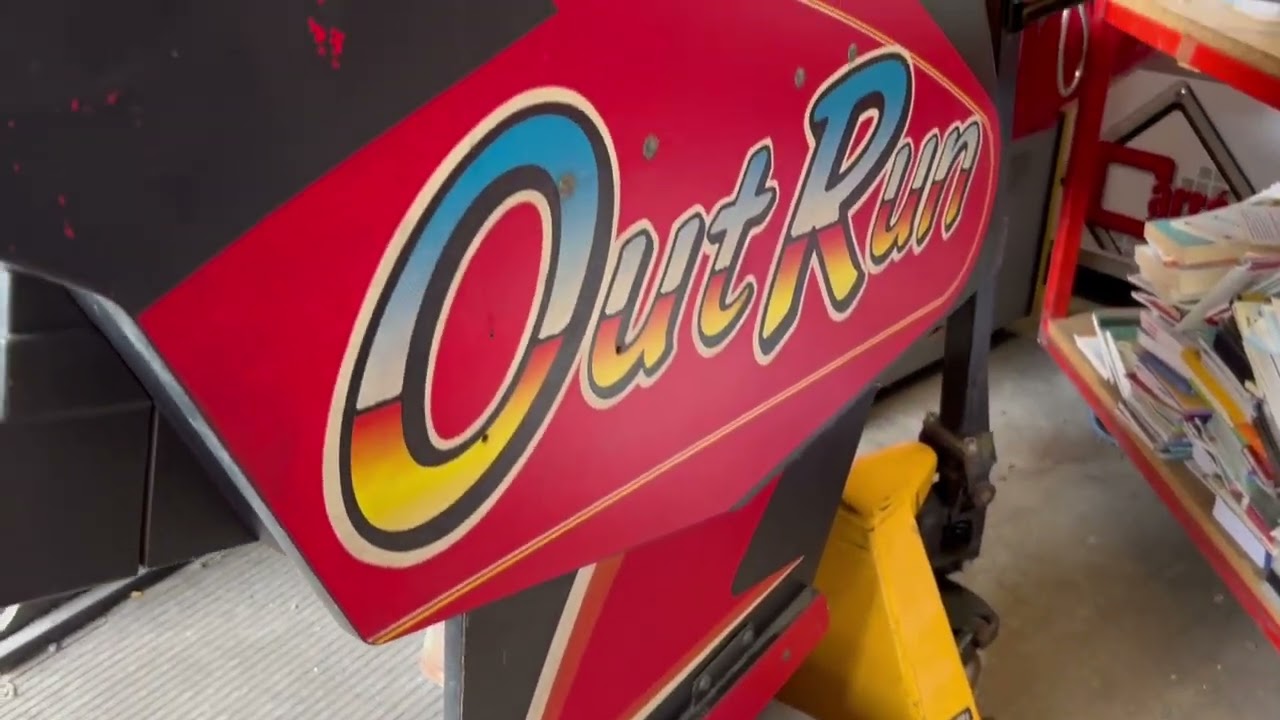 It's a STUNNER! Sega's Outrun Deluxe Arcade Machine...