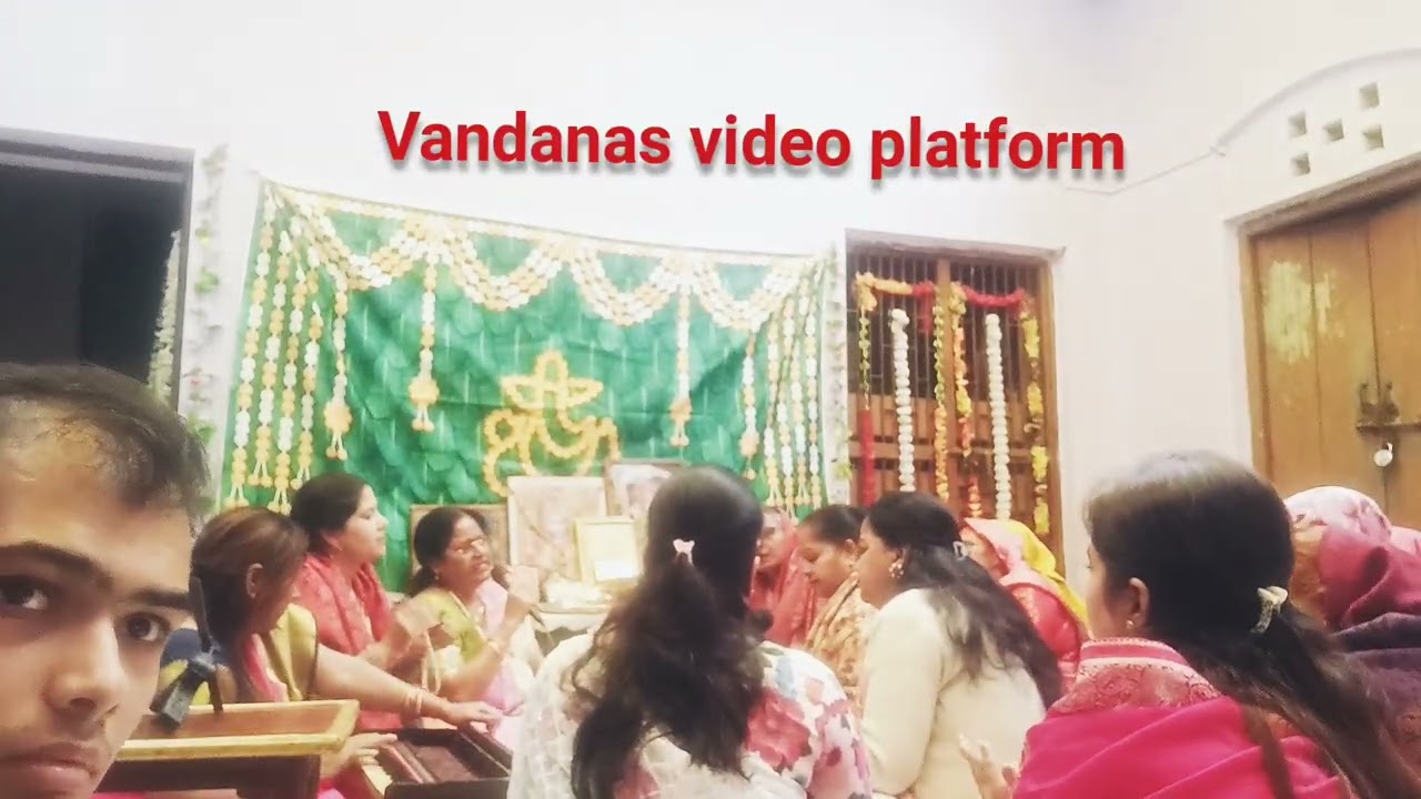 इस भजन को गाने से राधा रानी जरूर बुलाती हैं#बरसाना बुला लीजिए @Vandanasvideoplatform 